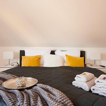 Апартаменты Grosszuegig & Stilvoll Parkplatz ,Ruhige Lage, 5 Personen, Langzeit Падерборн Экстерьер фото